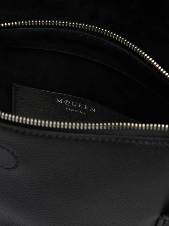 Alexander McQueen   Sling leather shoulder bag 