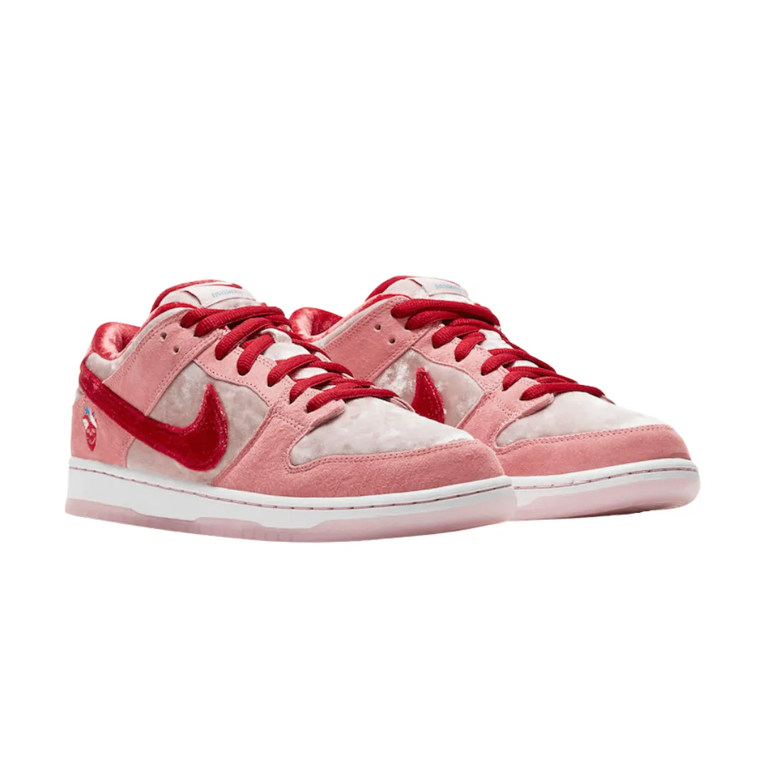 Nike SB Dunk Low StrangeLove Skateboards