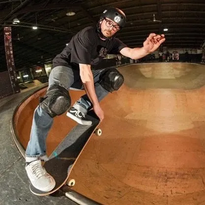 PRIVATE SKATEBOARD LESSON (WITH TROG)