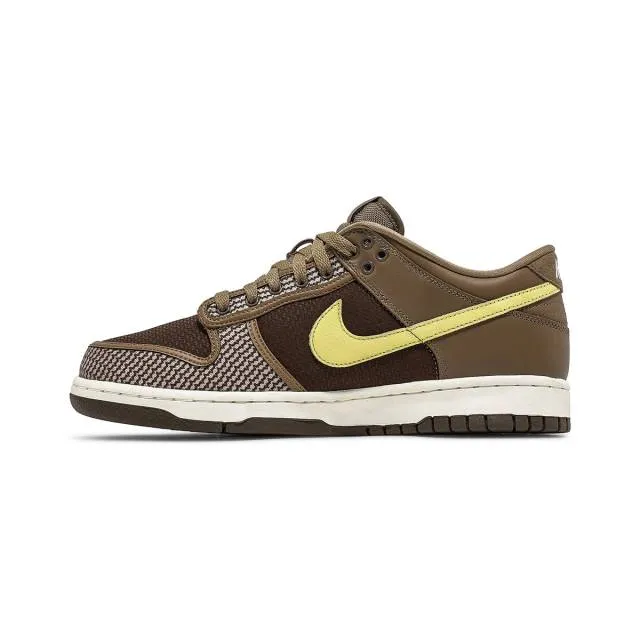 Undefeated x Nike Dunk Low SP (Canteen/ Lemon Frost/ Dar...